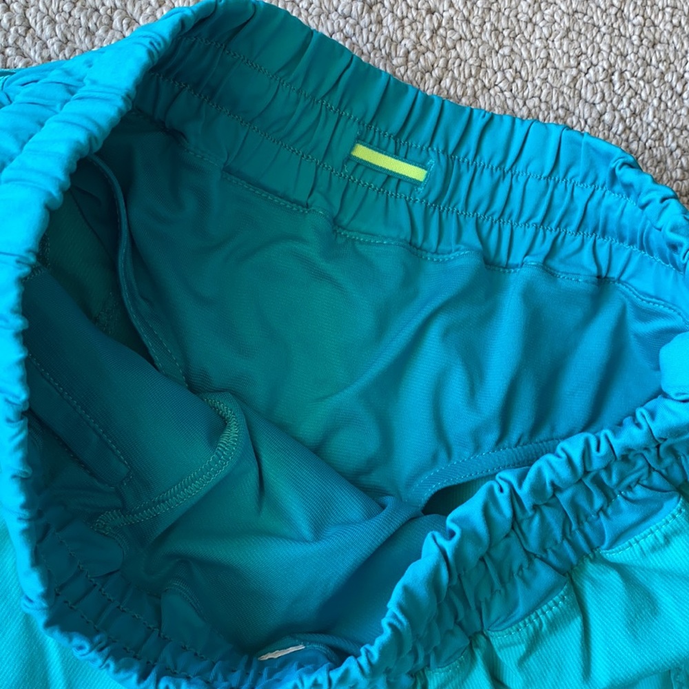 LULULEMON ATHLETIC SHORTS🌺 - Picture 6 of 14